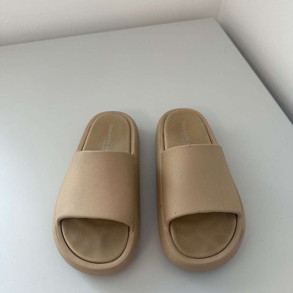 J/Slides Squish Slide On Beach Sandals | Size 6